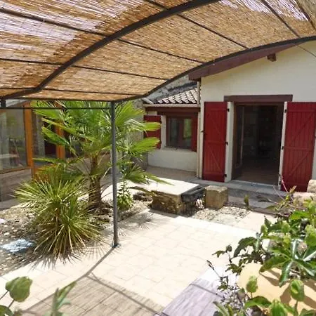 Les Fleurs 度假居 埃梅